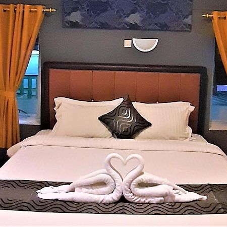New Gentala Hotel Medan Esterno foto