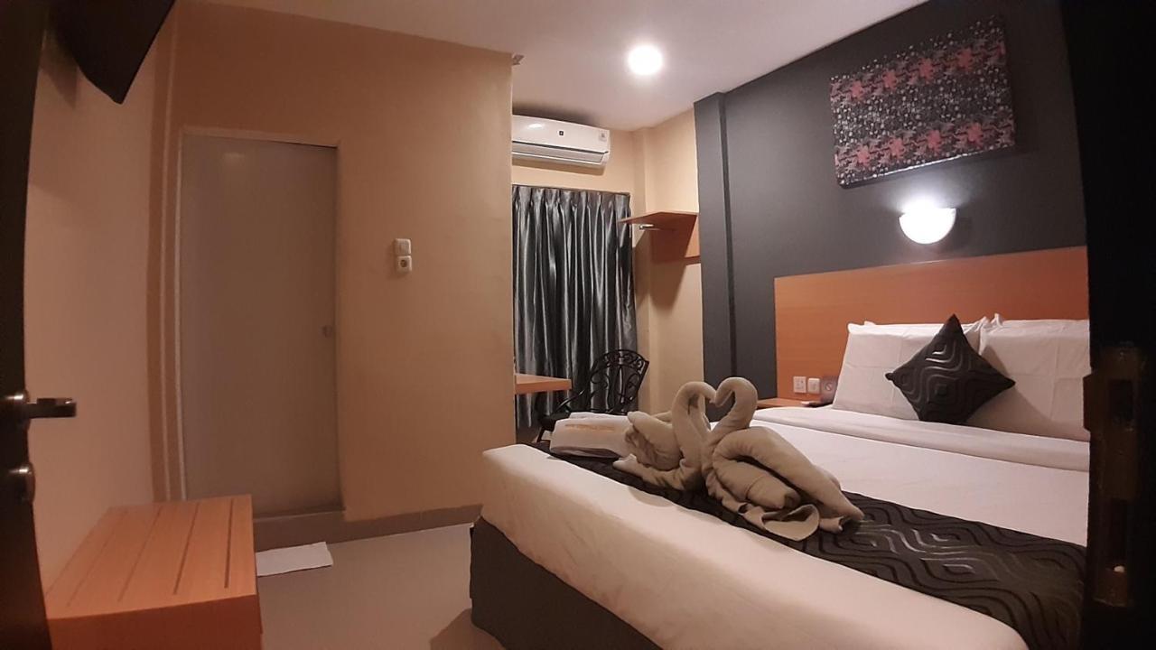 New Gentala Hotel Medan Esterno foto