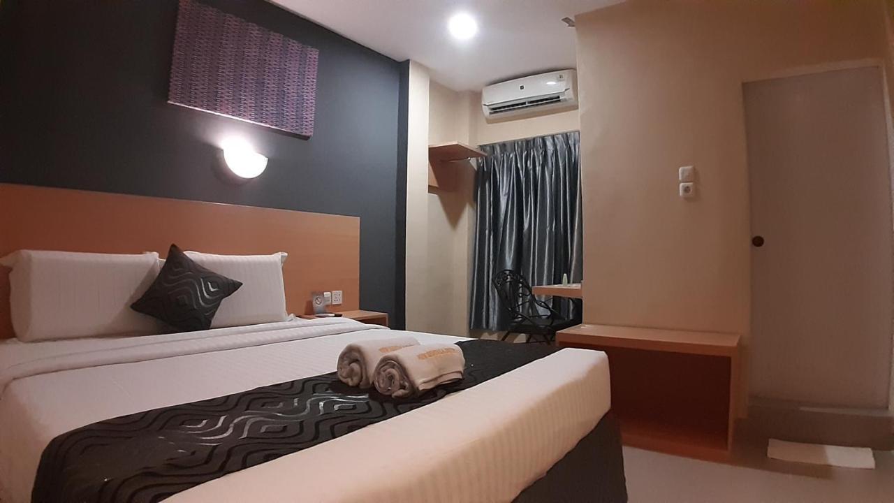 New Gentala Hotel Medan Esterno foto