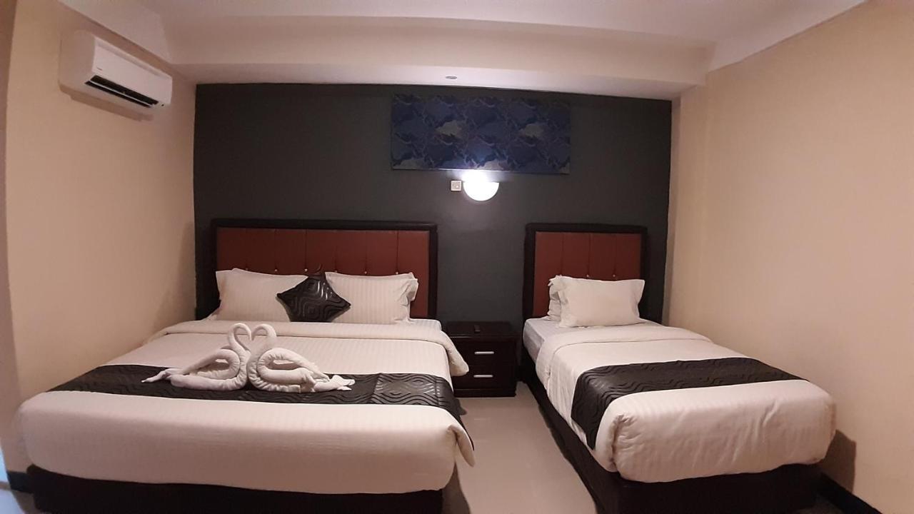 New Gentala Hotel Medan Esterno foto