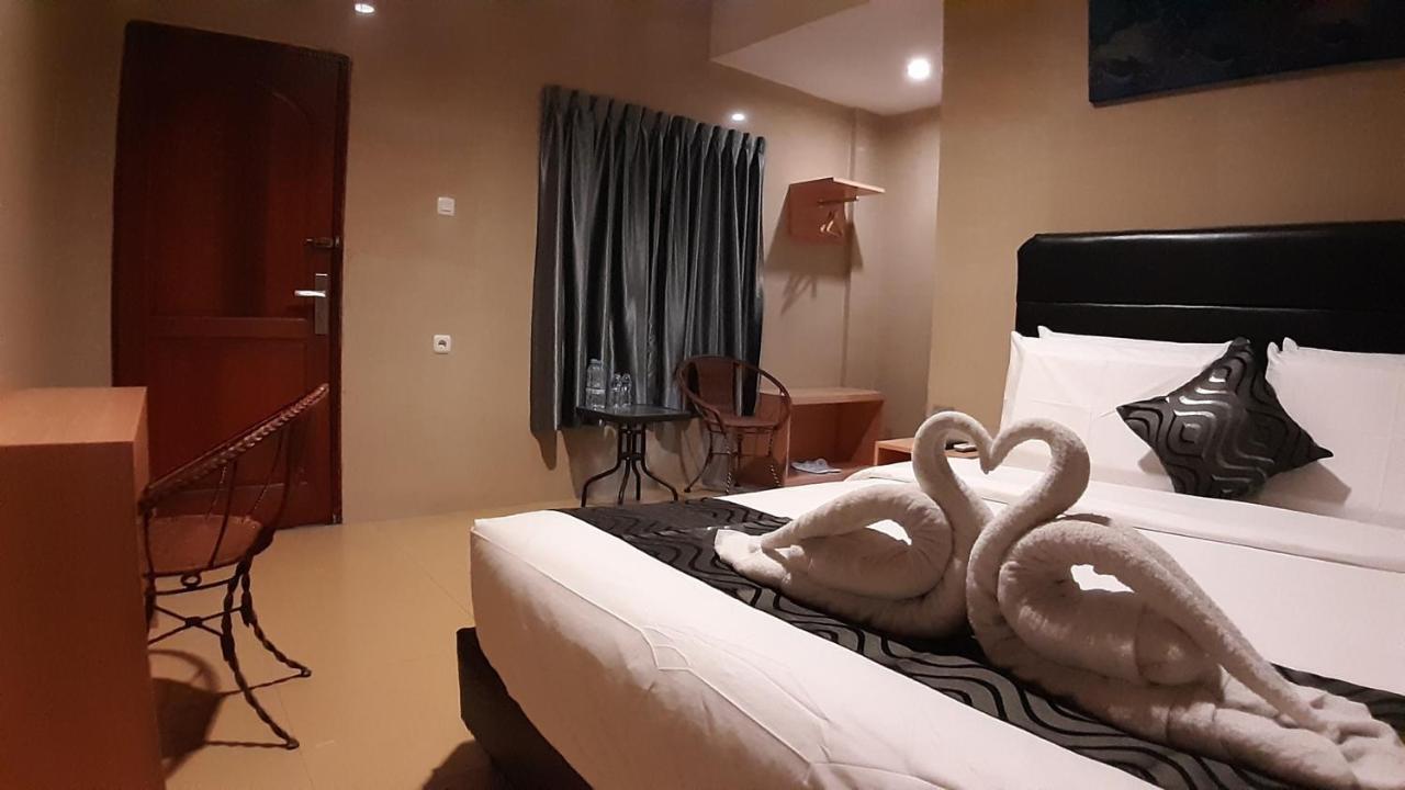 New Gentala Hotel Medan Esterno foto