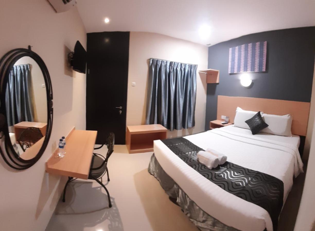 New Gentala Hotel Medan Esterno foto